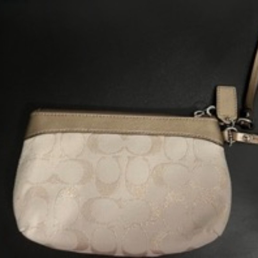 Coach Wristlet - Picture 3 of 4